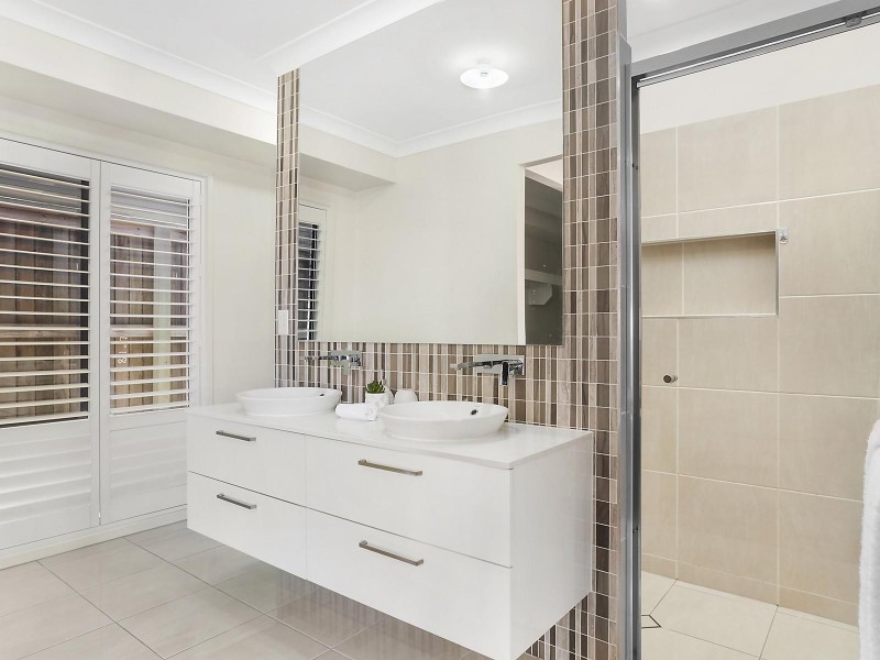 11 Serenity Street, South Ripley QLD 4306