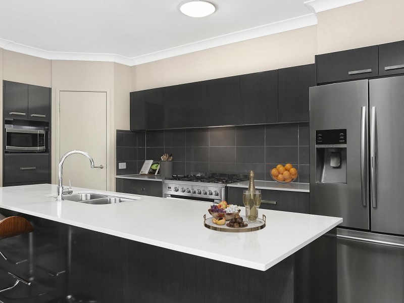 16 Drewett Avenue, Redbank Plains QLD 4301