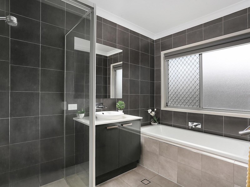 16 Drewett Avenue, Redbank Plains QLD 4301