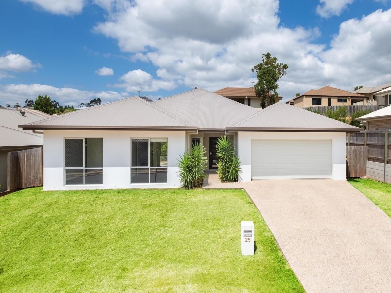 25 Foreshore Drive, Springfield Lakes QLD 4300
