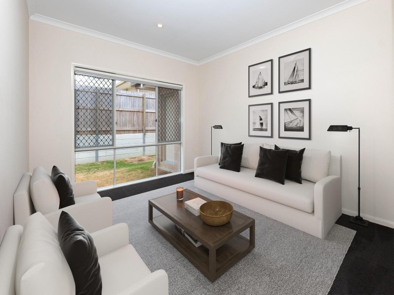 25 Foreshore Drive, Springfield Lakes QLD 4300