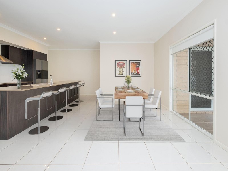 25 Foreshore Drive, Springfield Lakes QLD 4300