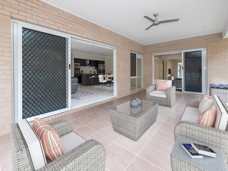 25 Foreshore Drive, Springfield Lakes QLD 4300