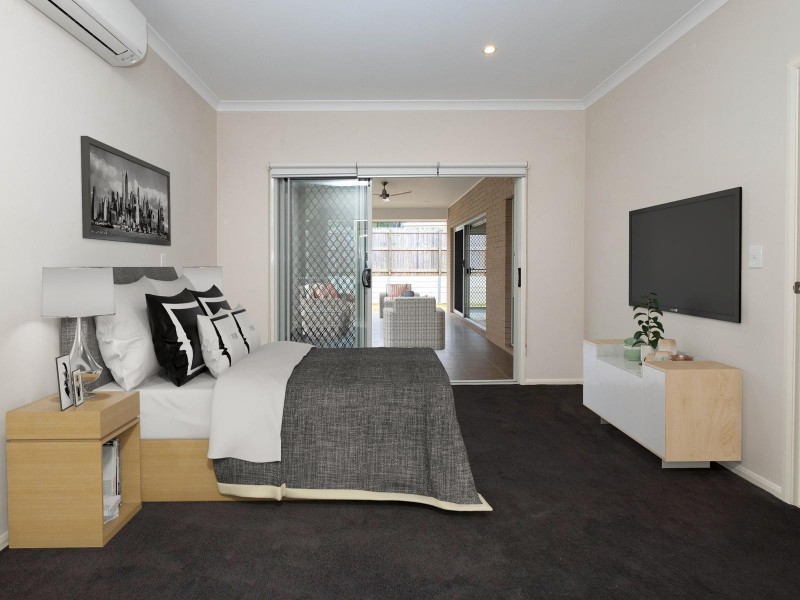 25 Foreshore Drive, Springfield Lakes QLD 4300