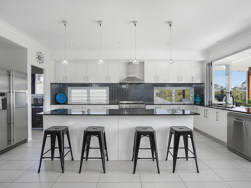 14 Lakeview Place, Springfield Lakes QLD 4300