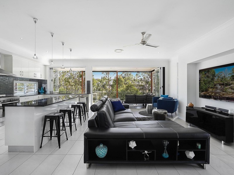 14 Lakeview Place, Springfield Lakes QLD 4300