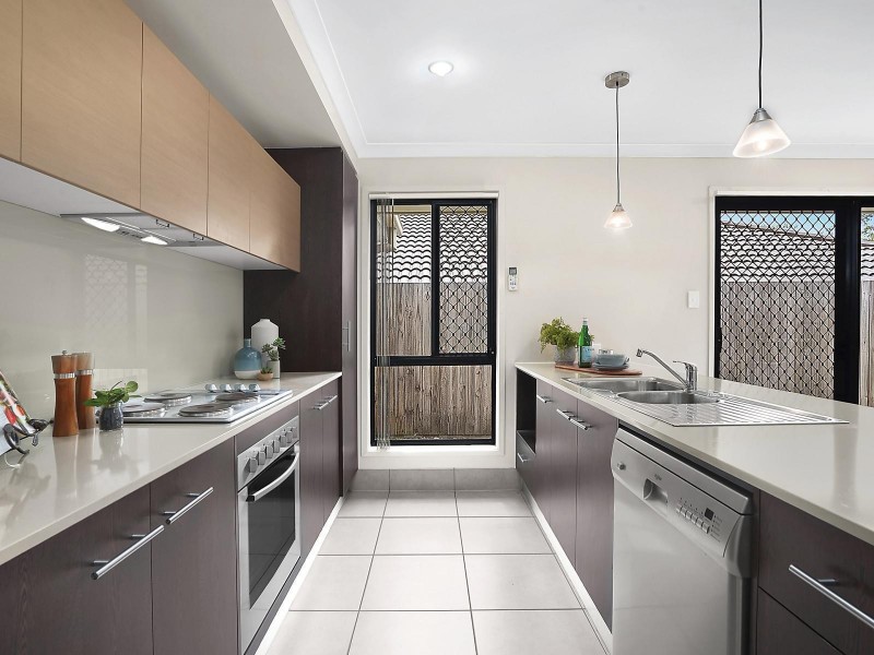 28 Chamomile Street, Springfield Lakes QLD 4300