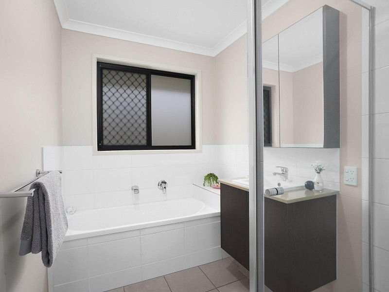 28 Chamomile Street, Springfield Lakes QLD 4300