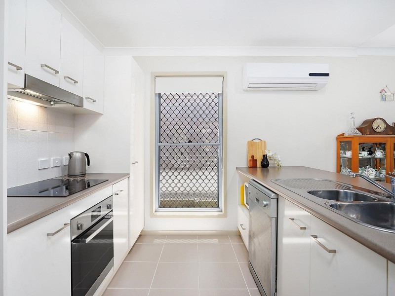 52 Lindeman Street, Springfield Lakes QLD 4300