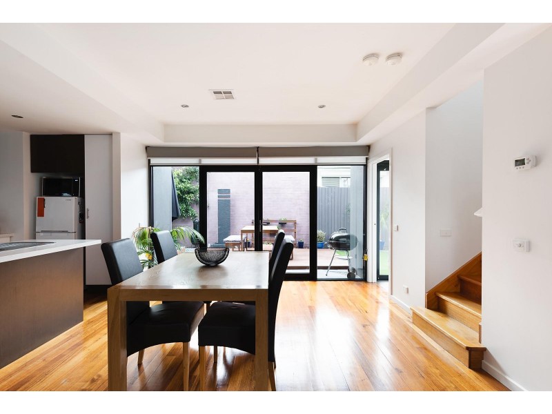 2/25 Swift Street, Northcote VIC 3070