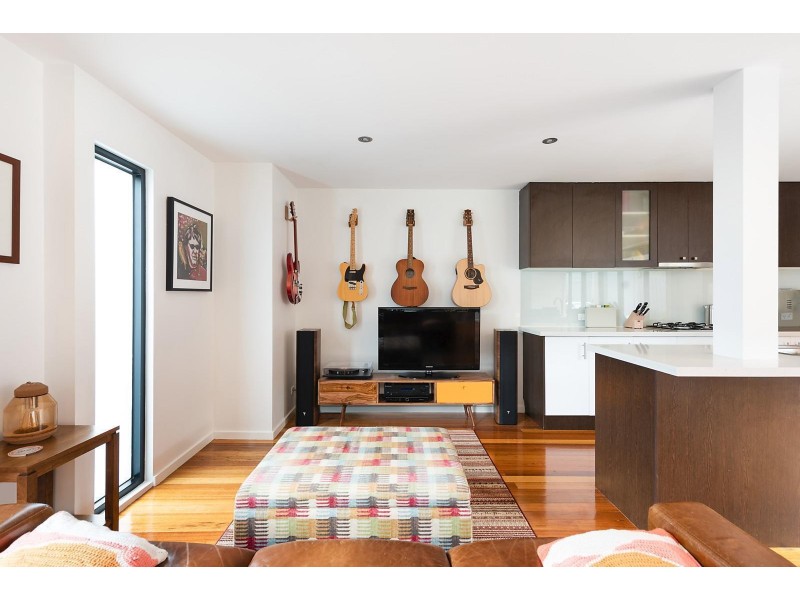 2/25 Swift Street, Northcote VIC 3070