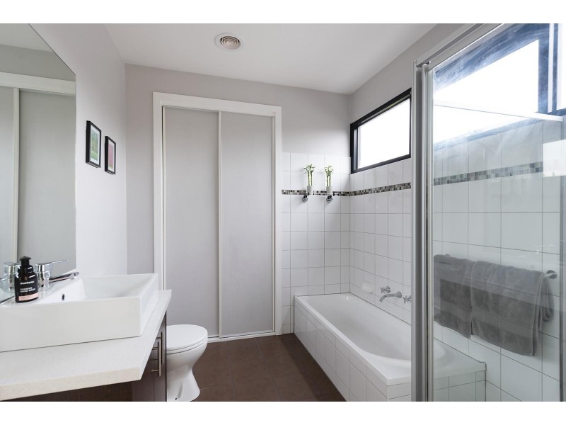 2/25 Swift Street, Northcote VIC 3070