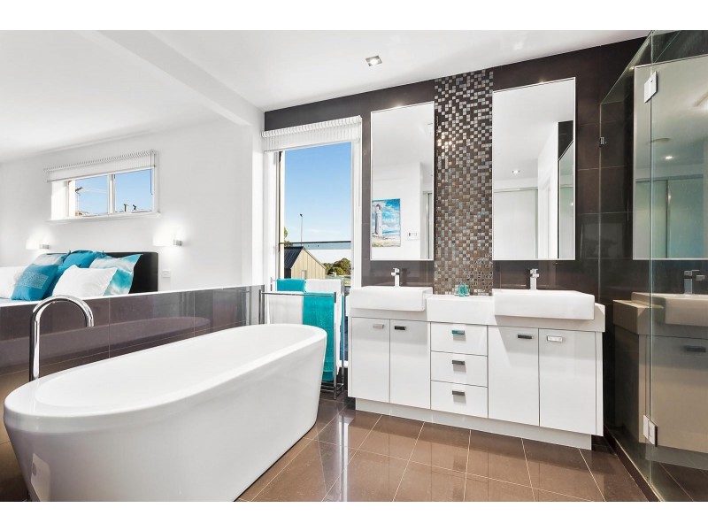 16 Harry Street, Thornbury VIC 3071