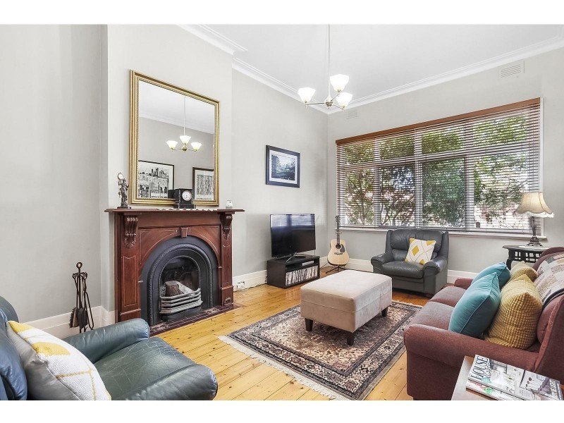 71 Rossmoyne Street, Thornbury VIC 3071