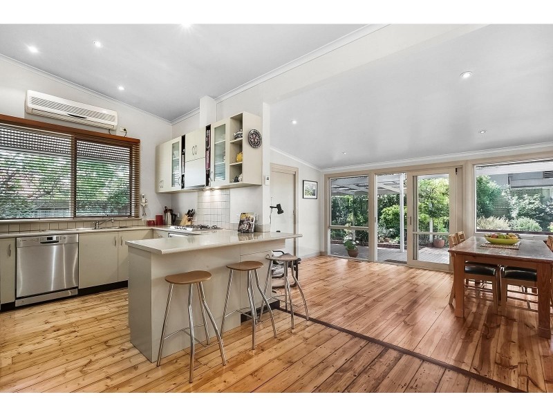 71 Rossmoyne Street, Thornbury VIC 3071