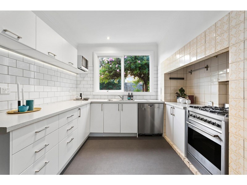 15 Oamaru Street, Northcote VIC 3070