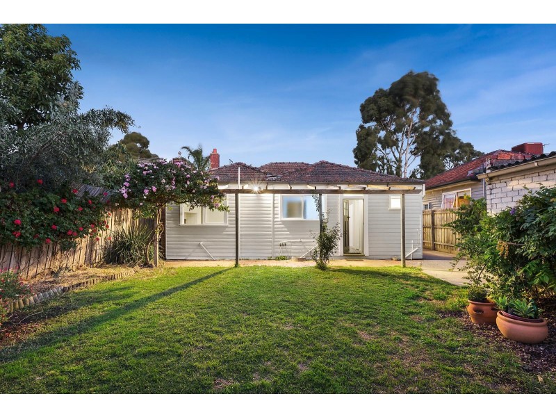 15 Oamaru Street, Northcote VIC 3070