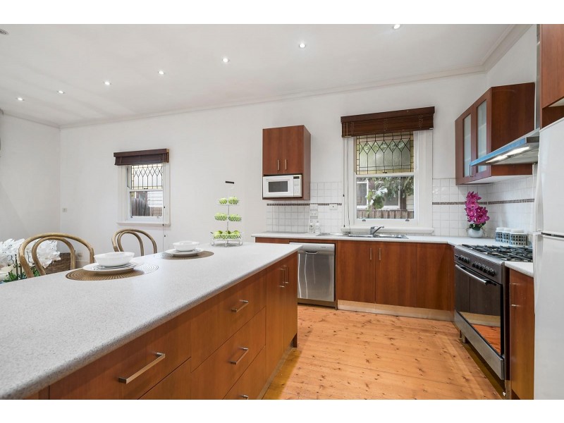 25 Avondale Road, Preston VIC 3072