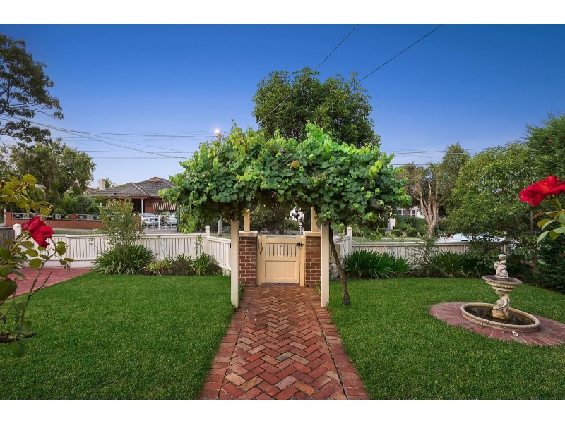 25 Avondale Road, Preston VIC 3072