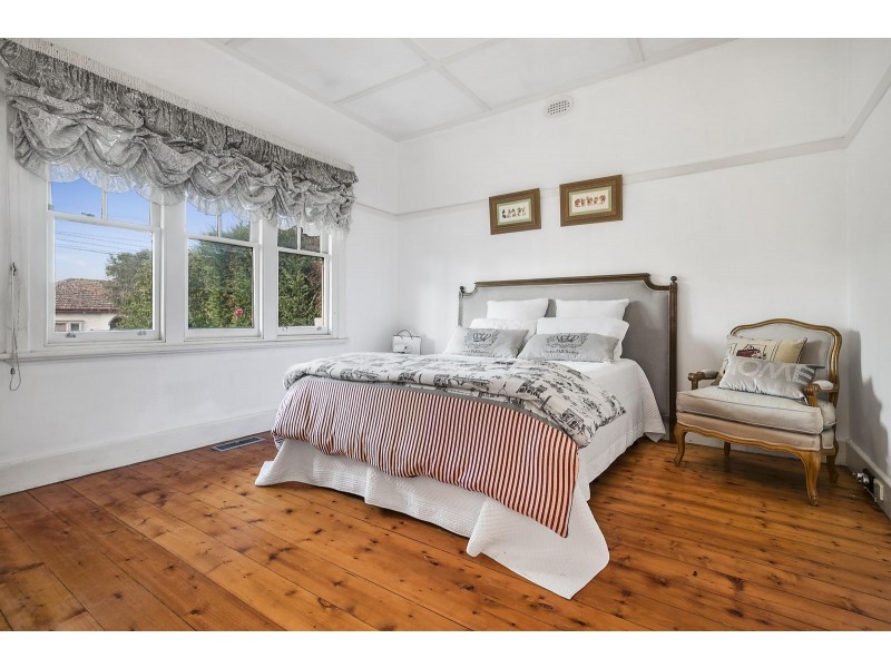 25 Avondale Road, Preston VIC 3072