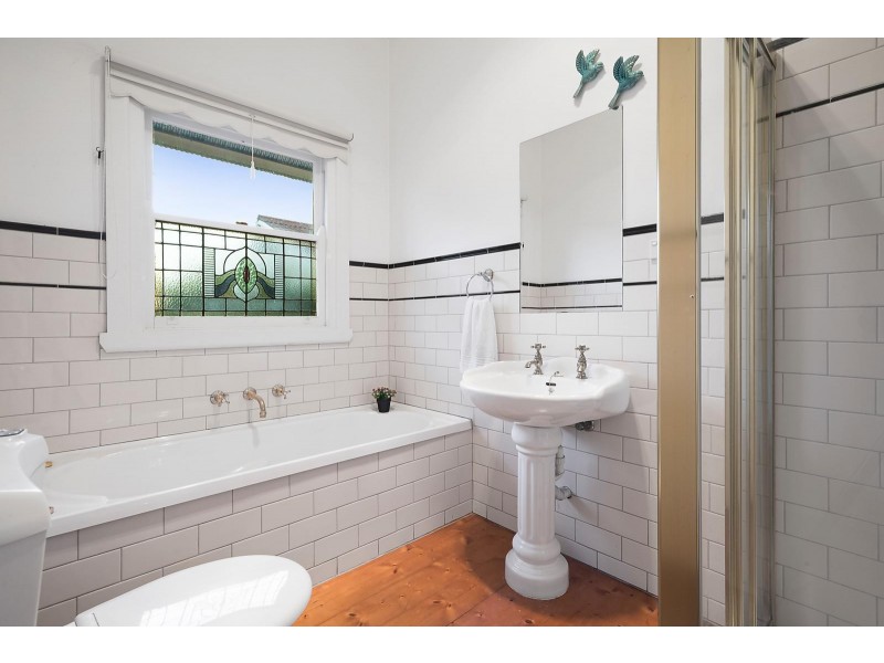 25 Avondale Road, Preston VIC 3072