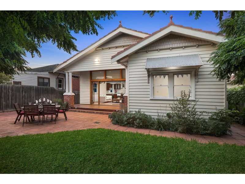 25 Avondale Road, Preston VIC 3072