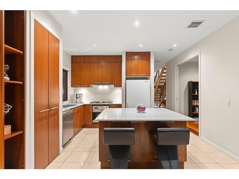 12 Linaker Drive, Macleod VIC 3085