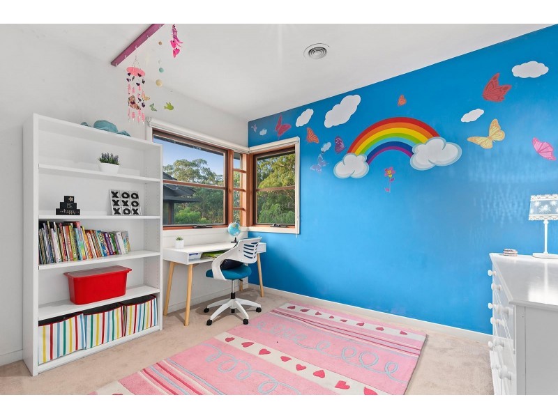 12 Linaker Drive, Macleod VIC 3085