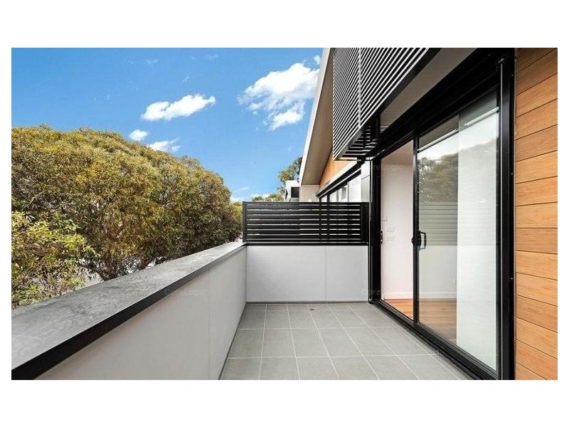 2M Newcastle Street, Thornbury VIC 3071