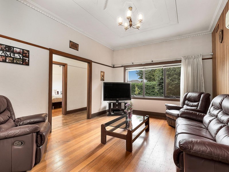 16 Inverloch Street, Preston VIC 3072