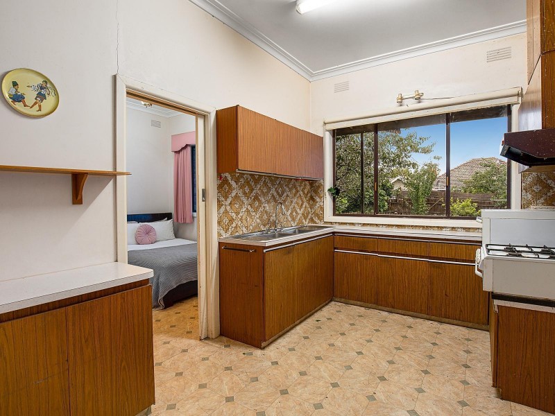 16 Inverloch Street, Preston VIC 3072