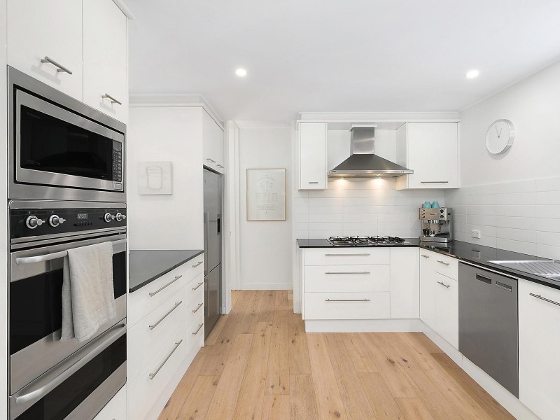 33 Mahratta Avenue, Wahroonga NSW 2076