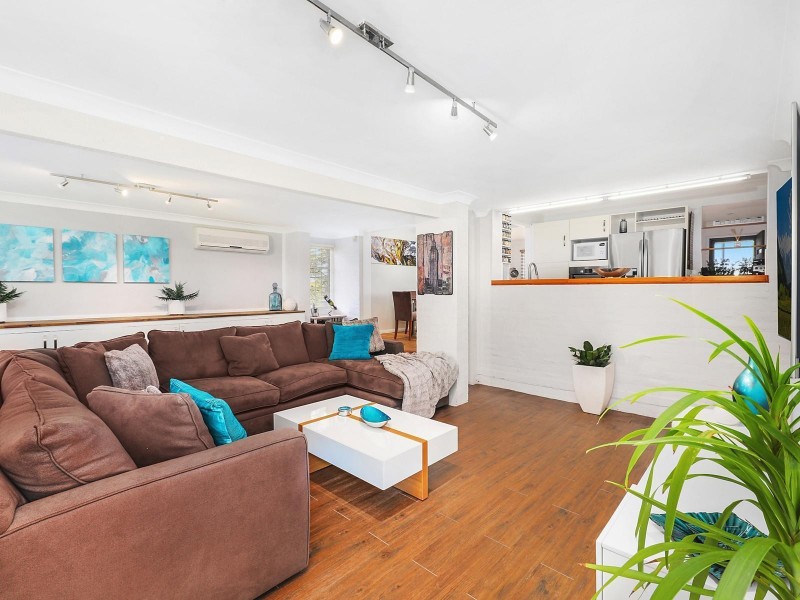 2 Sutherland Avenue, Kings Langley NSW 2147