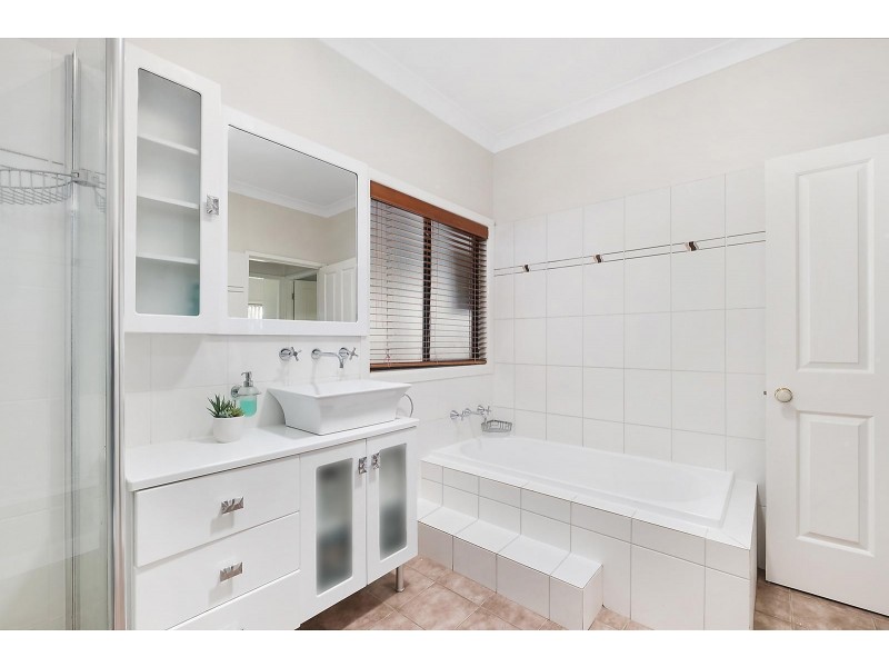 2 Cacia Avenue, Seven Hills NSW 2147