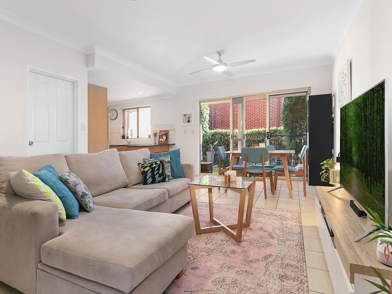 6/241 Old Windsor Road, Old Toongabbie NSW 2146