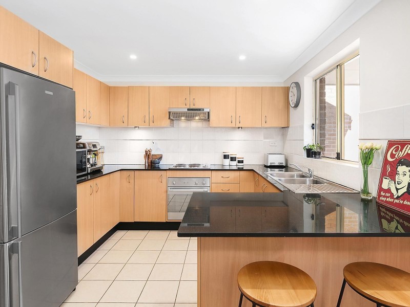 6/241 Old Windsor Road, Old Toongabbie NSW 2146
