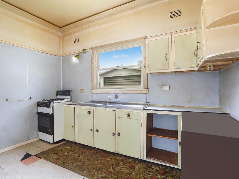 16 Burdett Crescent, Blacktown NSW 2148