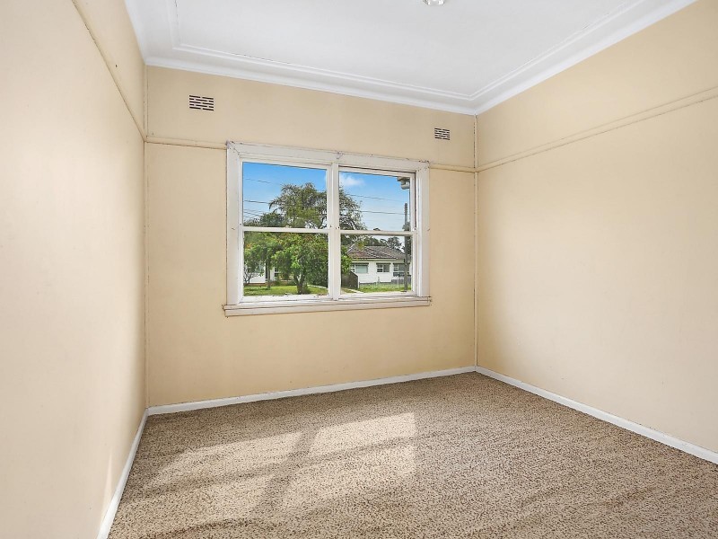 16 Burdett Crescent, Blacktown NSW 2148