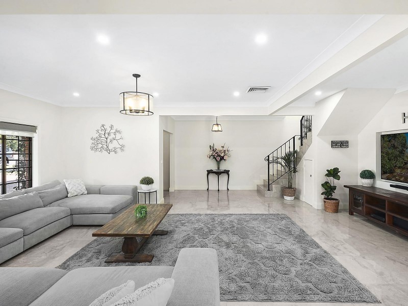 42 Ballandella Road, Toongabbie NSW 2146