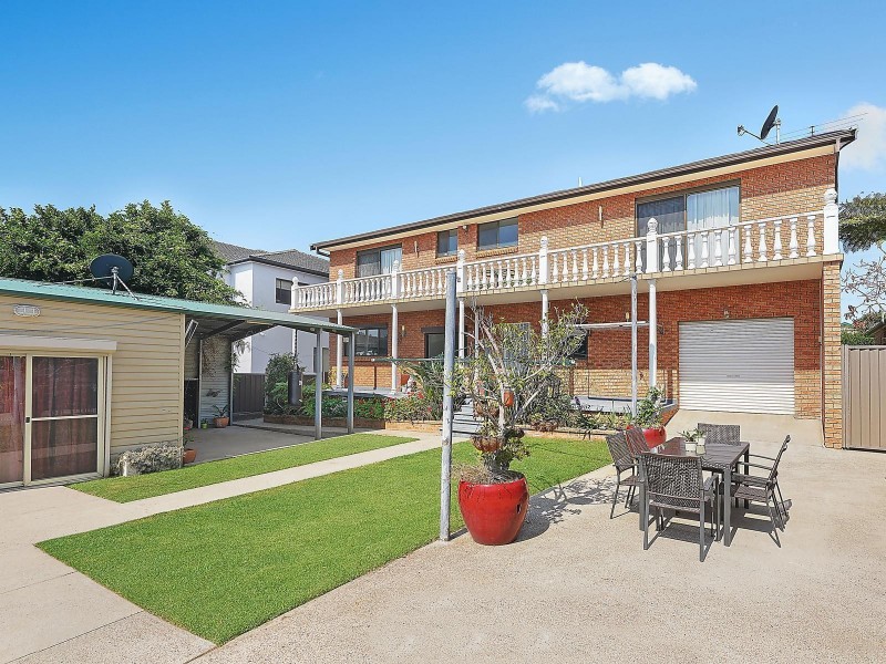 42 Ballandella Road, Toongabbie NSW 2146