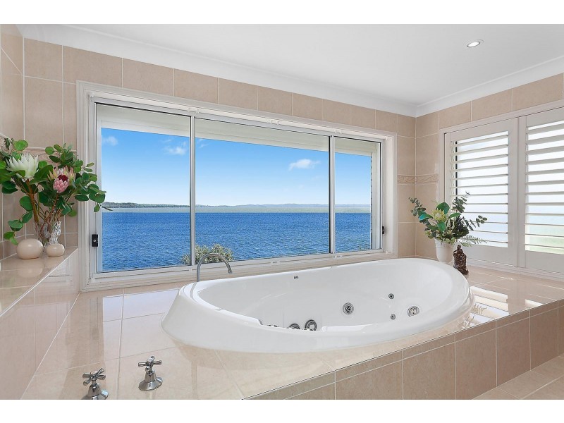 33 Moss Avenue, Toukley NSW 2263