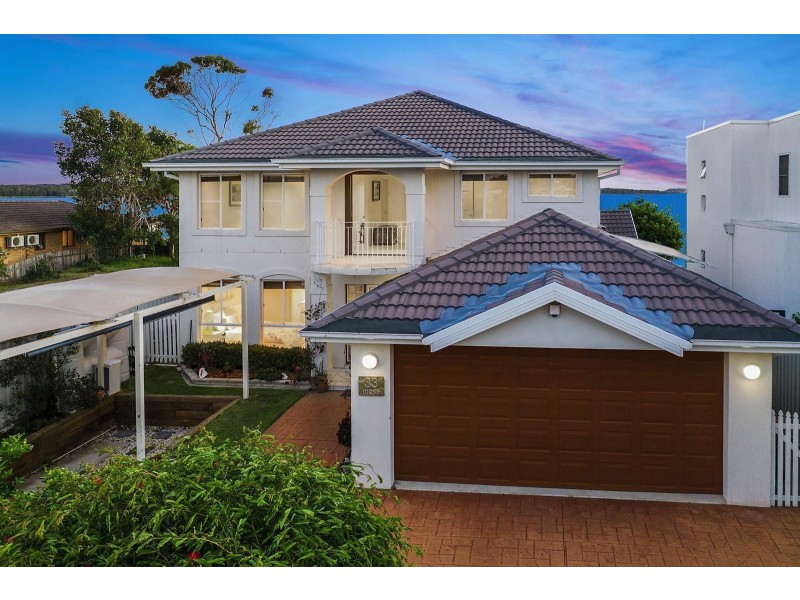 33 Moss Avenue, Toukley NSW 2263