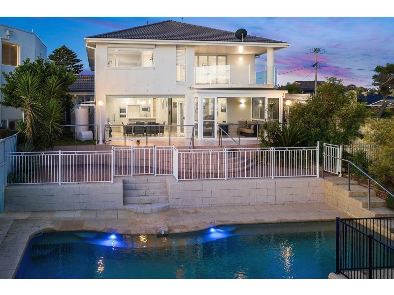 33 Moss Avenue, Toukley NSW 2263