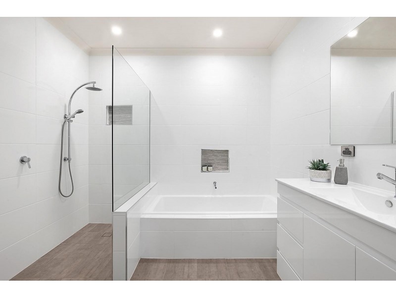 20 Twin Lakes Drive, Lake Haven NSW 2263