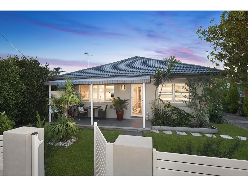 25 Seventh Avenue, Toukley NSW 2263