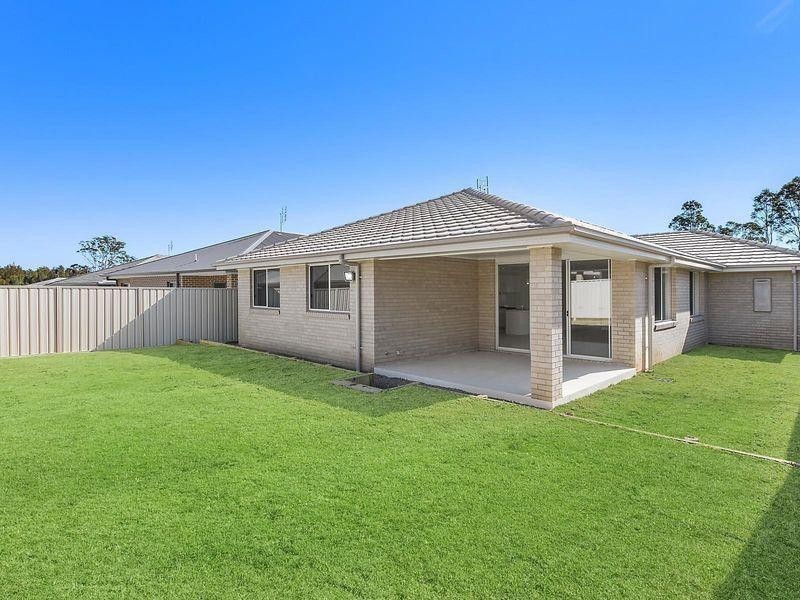 52 Settlers Road, Wadalba NSW 2259