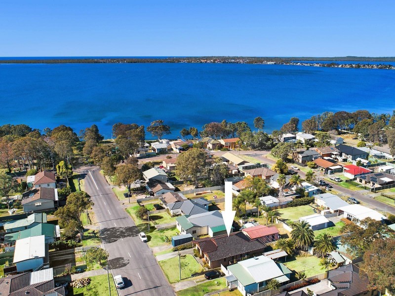 6 Goobarabah Avenue, Gorokan NSW 2263