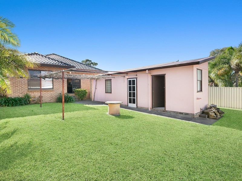 6 Goobarabah Avenue, Gorokan NSW 2263