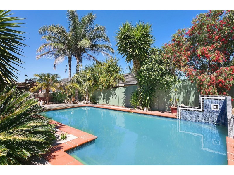 1 Piper Drive, Hamlyn Terrace NSW 2259