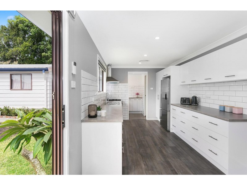 80 Teragalin Drive, Chain Valley Bay NSW 2259